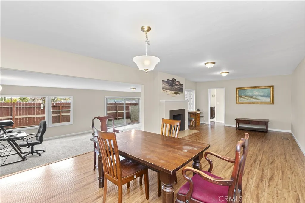 https://cdn.realtyfeed.com/cdn/127/306425584/83dd031bfd1b365dee8d6aced5019284.webp