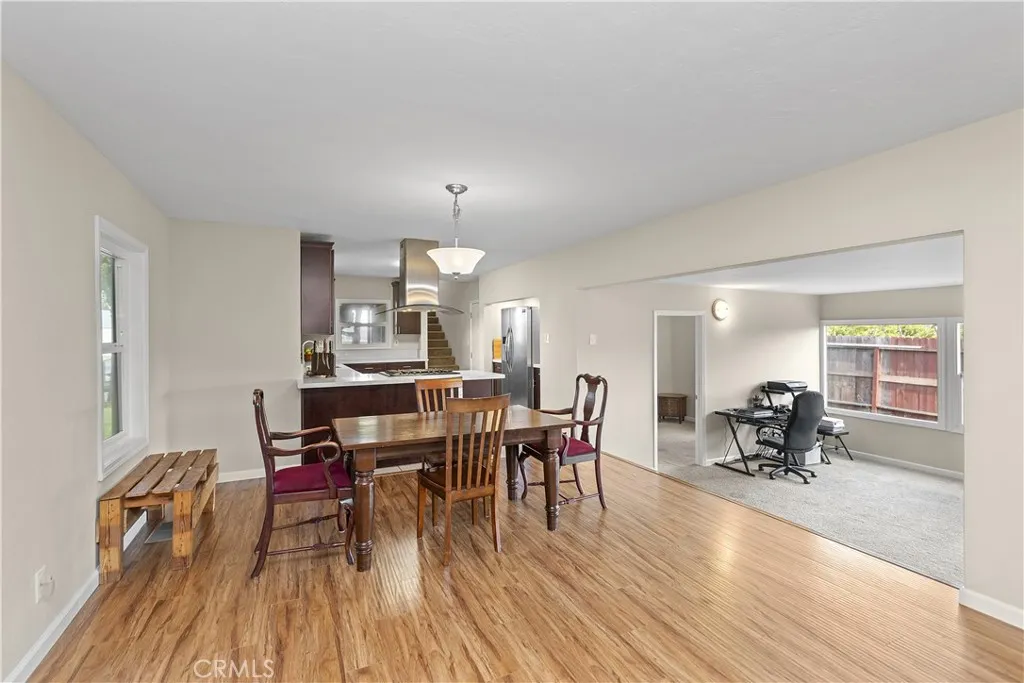 https://cdn.realtyfeed.com/cdn/127/306425584/d58c89f72d30db5d18fcb8cd49630e0d.webp