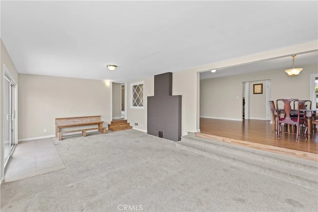 https://cdn.realtyfeed.com/cdn/127/306425584/ebbfc1a7edef23abc62760980b26925d.webp