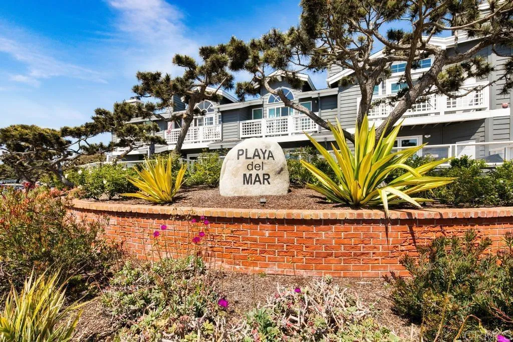https://cdn.realtyfeed.com/cdn/127/306425589/60b6e271f72ffc7264ab34b0b36e1771.webp