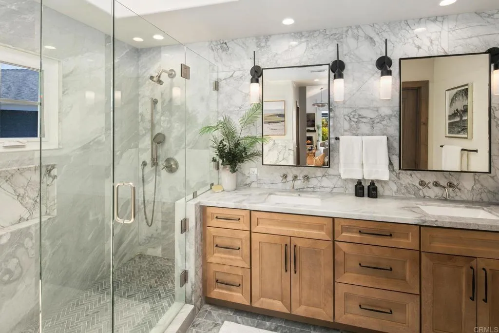 https://cdn.realtyfeed.com/cdn/127/306425589/62f7489fe33740dac609c460d652f824.webp