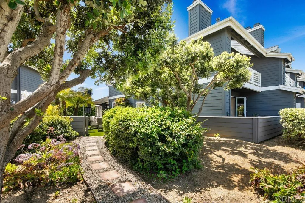 https://cdn.realtyfeed.com/cdn/127/306425589/e850e855c62c904017c03340915dd7e2.webp