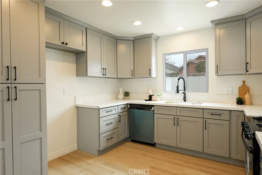 https://cdn.realtyfeed.com/cdn/127/306425666/0224b1e08419f4db11c840416bf36258.webp