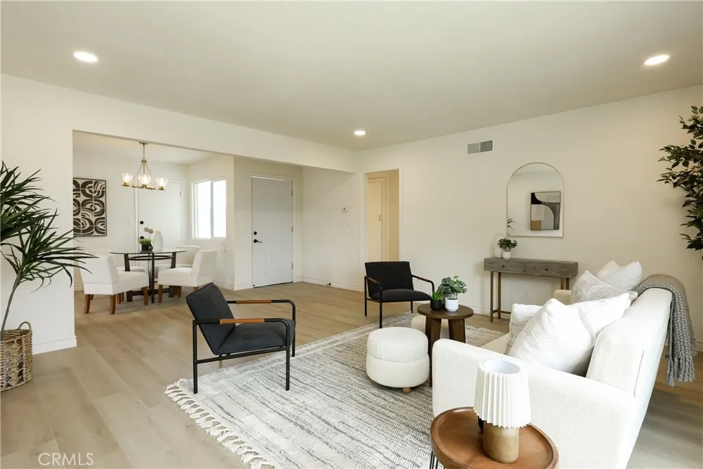 https://cdn.realtyfeed.com/cdn/127/306425666/0b1957483baa8c537e0479baaebe1528.webp