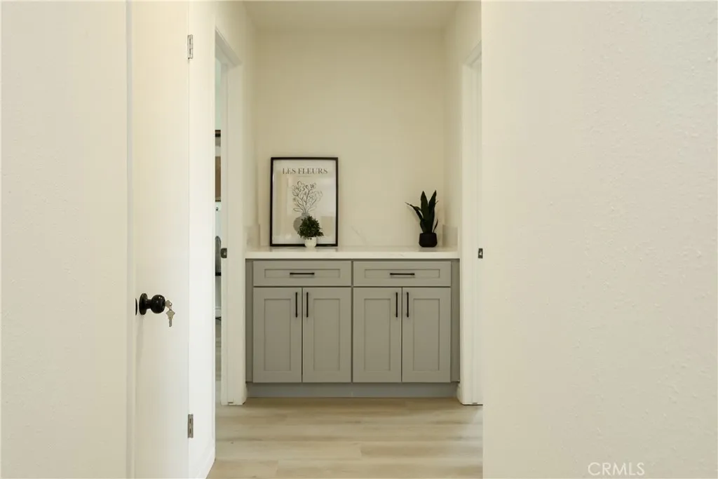 https://cdn.realtyfeed.com/cdn/127/306425666/0d1450beb15b9d7cb6b0098b2104cf38.webp