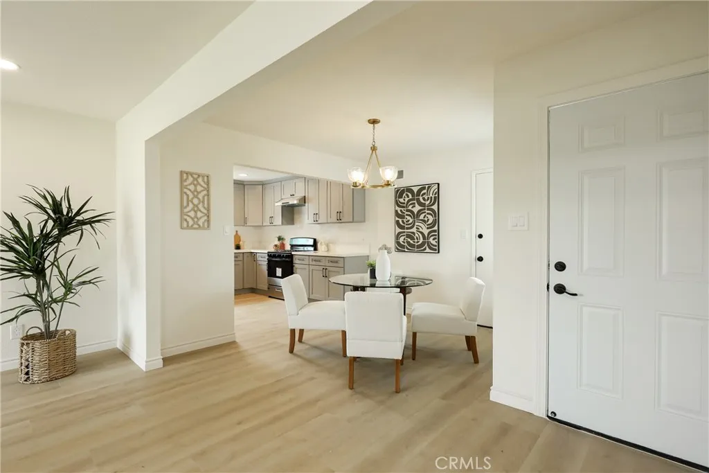 https://cdn.realtyfeed.com/cdn/127/306425666/1993a0177fb6e38d58659a998e1a1994.webp