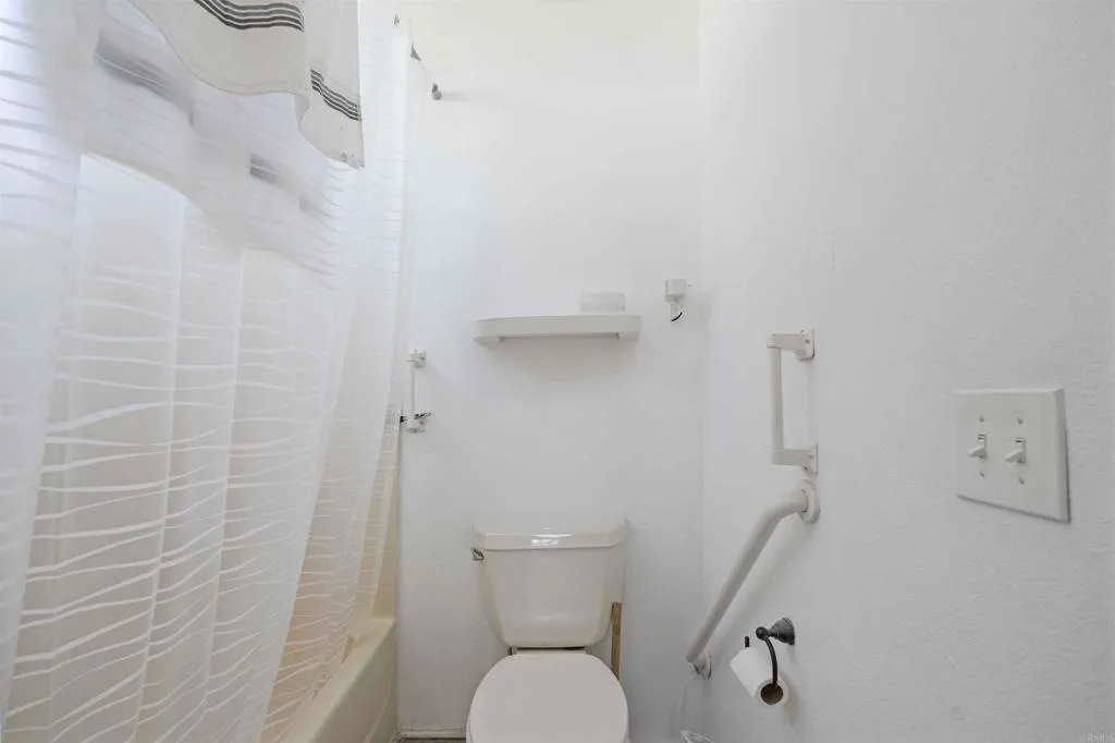 https://cdn.realtyfeed.com/cdn/127/306425790/cb26ef6f169028b30bf057e55e1644e0.webp