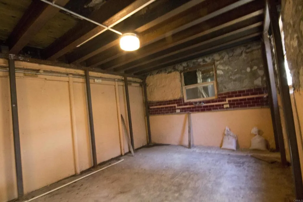https://cdn.realtyfeed.com/cdn/127/306426109/144c6d6a15419e46117ec9125dacb371.webp