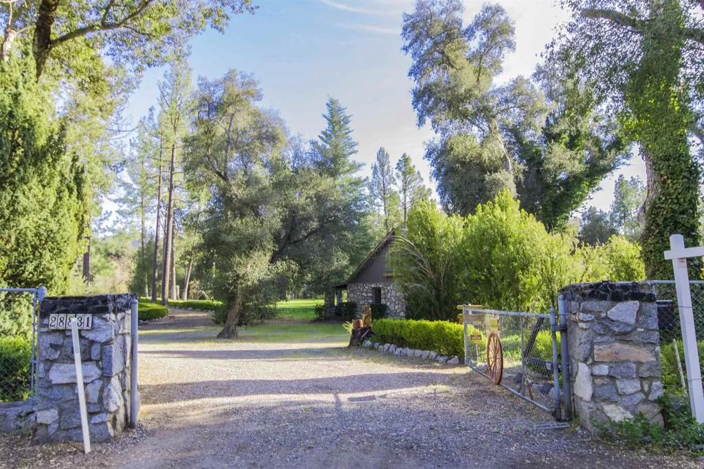 https://cdn.realtyfeed.com/cdn/127/306426109/3c4aa784d13f12b8dead36aa2abe80ed.webp