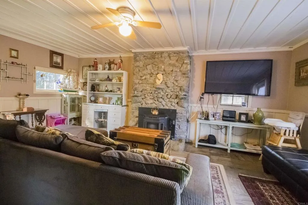 https://cdn.realtyfeed.com/cdn/127/306426109/62d1105409e247ac37916b51ae84cab8.webp