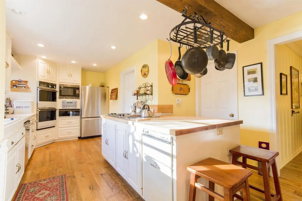 https://cdn.realtyfeed.com/cdn/127/306426109/69b412219a7ae10a52a3e12a21c1921a.webp