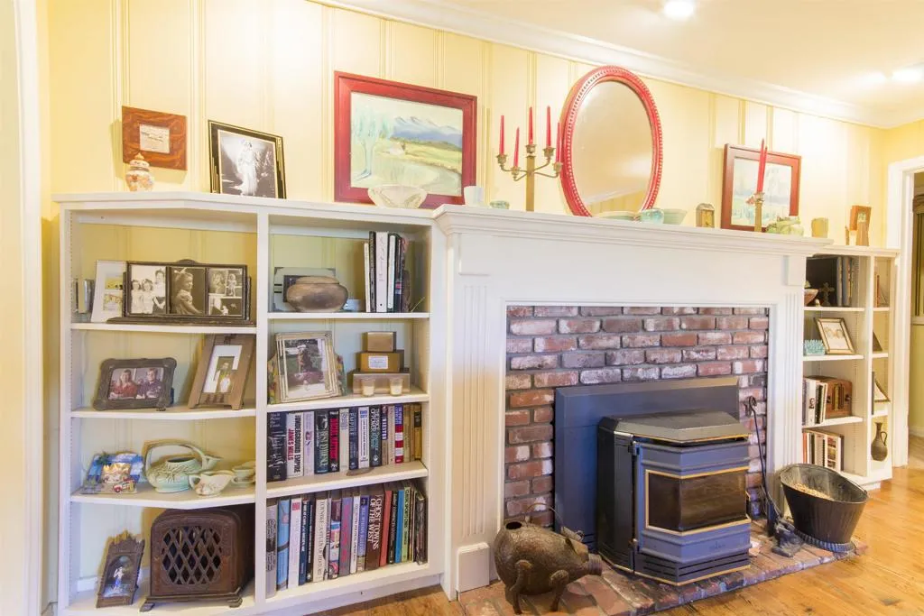 https://cdn.realtyfeed.com/cdn/127/306426109/9eb15706cf85a634f82d4cc62270ce1f.webp