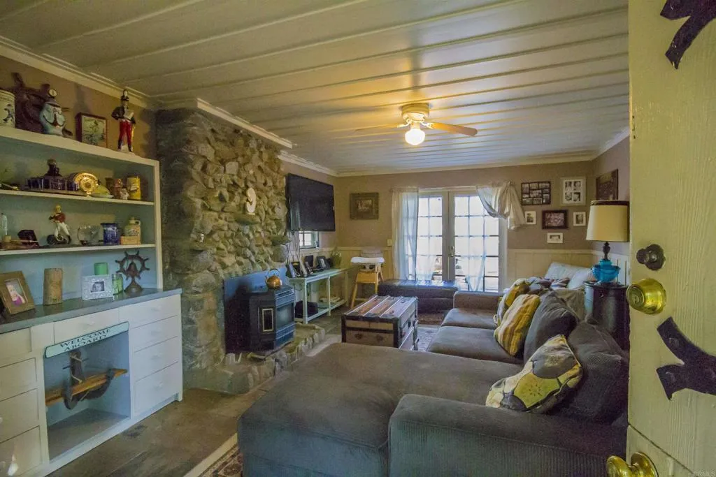 https://cdn.realtyfeed.com/cdn/127/306426109/f6d6b0f637059c2dbbcb2c680a55910f.webp