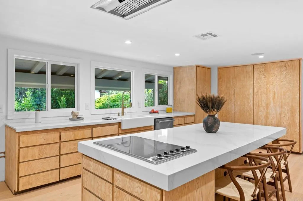 https://cdn.realtyfeed.com/cdn/127/306426248/e91710e44a409e6f5ea7fc2a86b04a61.webp