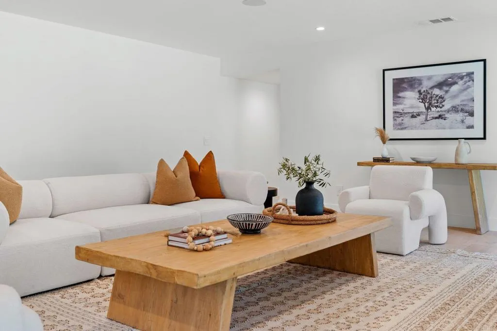 https://cdn.realtyfeed.com/cdn/127/306426248/efd88638102aa800f6f6cb07d65df756.webp