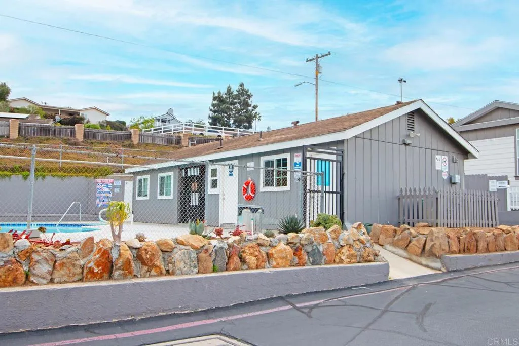 https://cdn.realtyfeed.com/cdn/127/306426436/0a11ef6c885a85e70c3c86b8a6a8ec43.webp