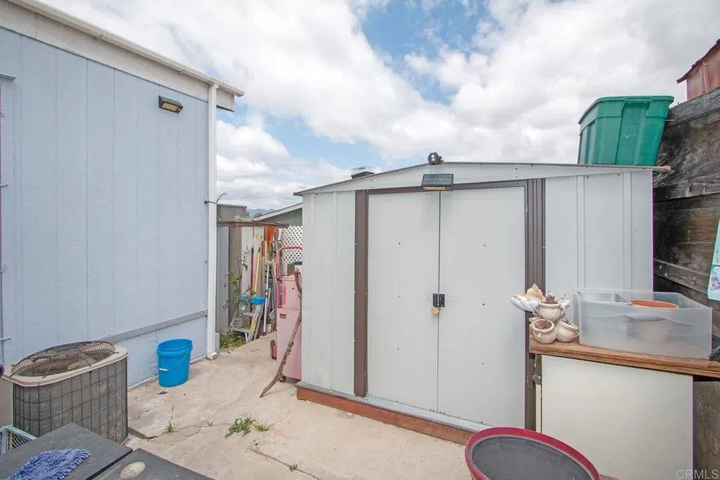 https://cdn.realtyfeed.com/cdn/127/306426436/a6b7c0fe61b55470ae57bbbedbf3ea95.webp