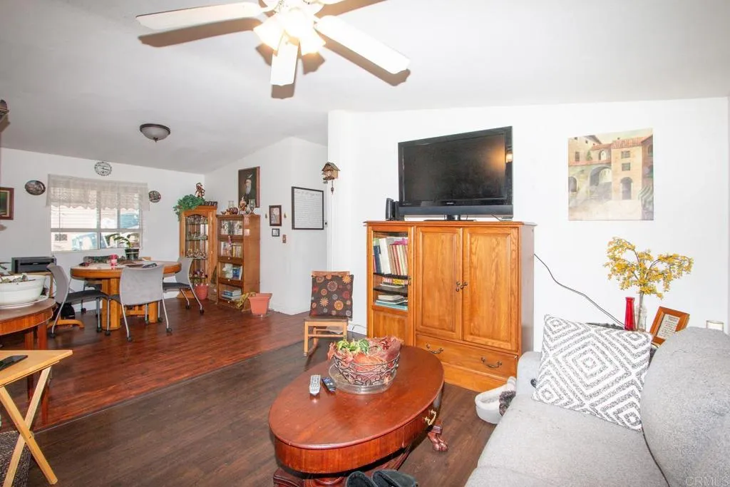 https://cdn.realtyfeed.com/cdn/127/306426436/ed167f0e76b3fde46dd035d0f3a22b94.webp