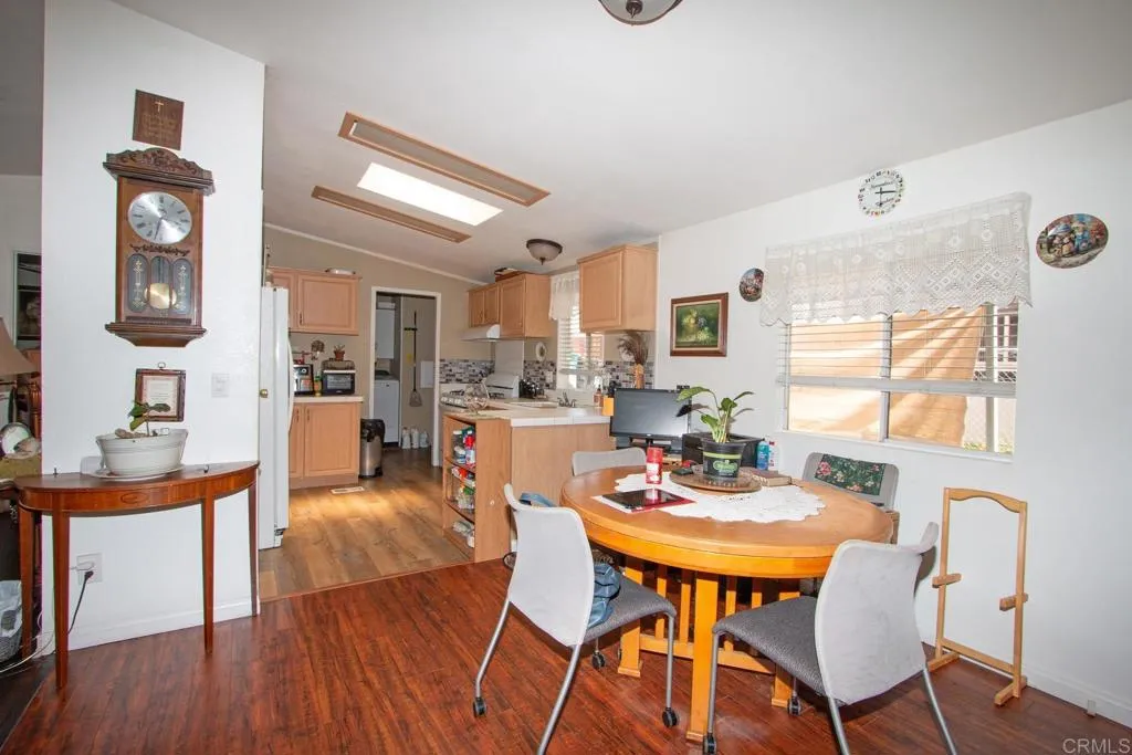 https://cdn.realtyfeed.com/cdn/127/306426436/f5ccf095298bc86454a4ea6ec0e5a244.webp
