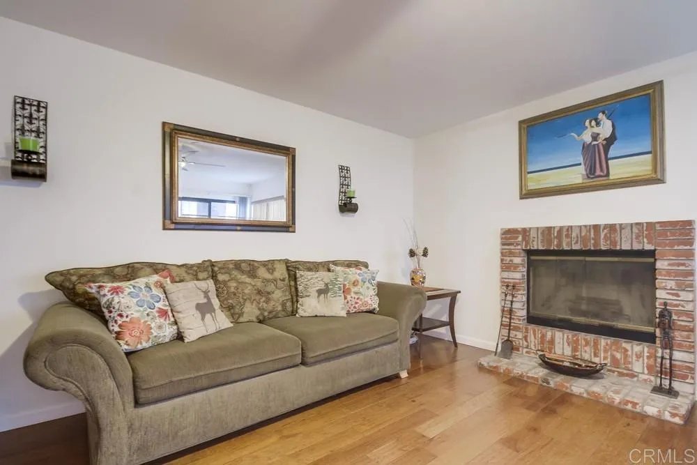https://cdn.realtyfeed.com/cdn/127/306426464/2435db32d3fef3199afa77104e7dd696.webp