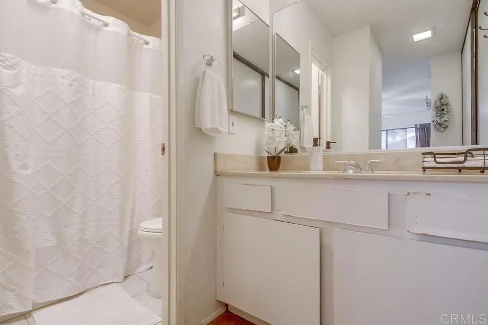 https://cdn.realtyfeed.com/cdn/127/306426464/2bfff6c71b9f0b3bd581c40f6e25d97a.webp