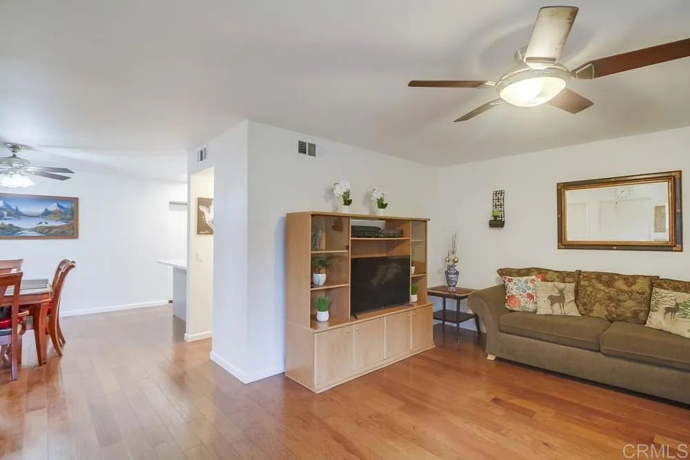 https://cdn.realtyfeed.com/cdn/127/306426464/55846537999366fcd714a5127587cf81.webp