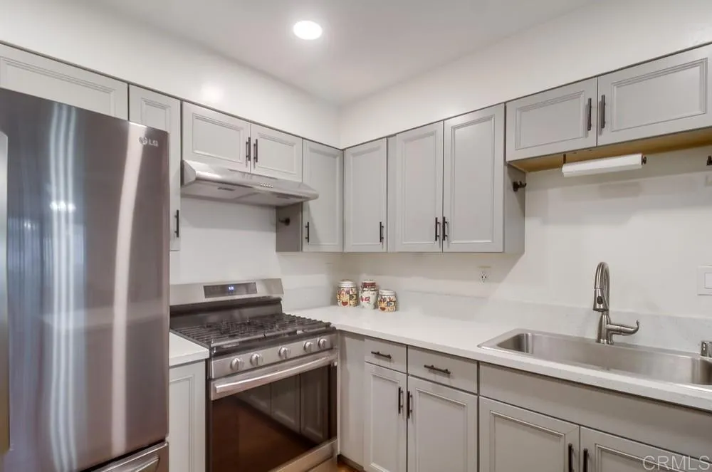 https://cdn.realtyfeed.com/cdn/127/306426464/8f363921e6c5536c007de6cff98bdab3.webp