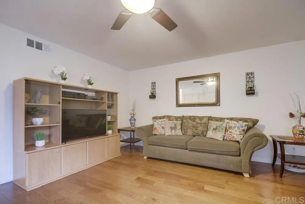 https://cdn.realtyfeed.com/cdn/127/306426464/a5e61a1e3ad1a1363905c3a009f0aa95.webp