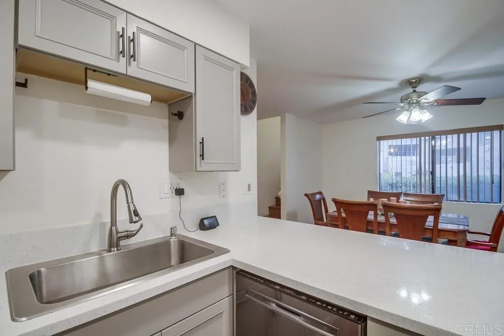 https://cdn.realtyfeed.com/cdn/127/306426464/d7469fdd344f6d30b84f3e2e75efee90.webp
