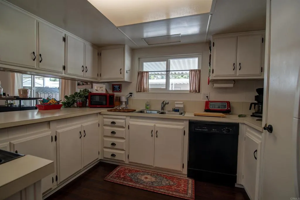 https://cdn.realtyfeed.com/cdn/127/306426557/6209c5b64e6b0c3ba50c51e556eba1ec.webp