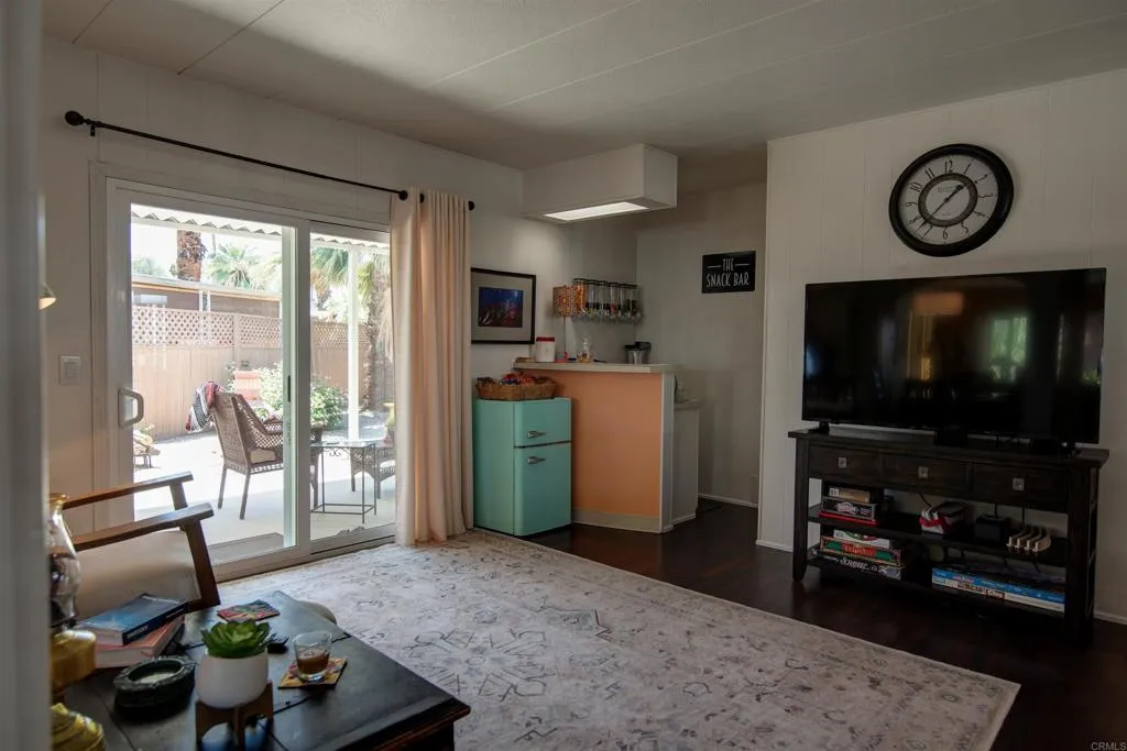 https://cdn.realtyfeed.com/cdn/127/306426557/b629a3ef392f4c40fb4a87107a9f9203.webp