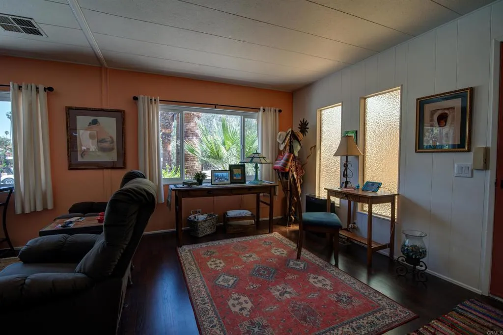 https://cdn.realtyfeed.com/cdn/127/306426557/ec7cc4c9384c63722d7be593ad03f05c.webp