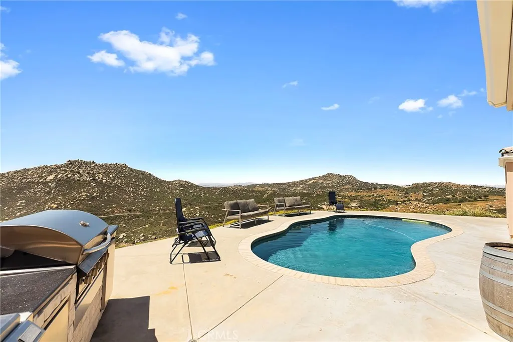 https://cdn.realtyfeed.com/cdn/127/306426586/172c516510138e4bf0fe47f3409c1900.webp