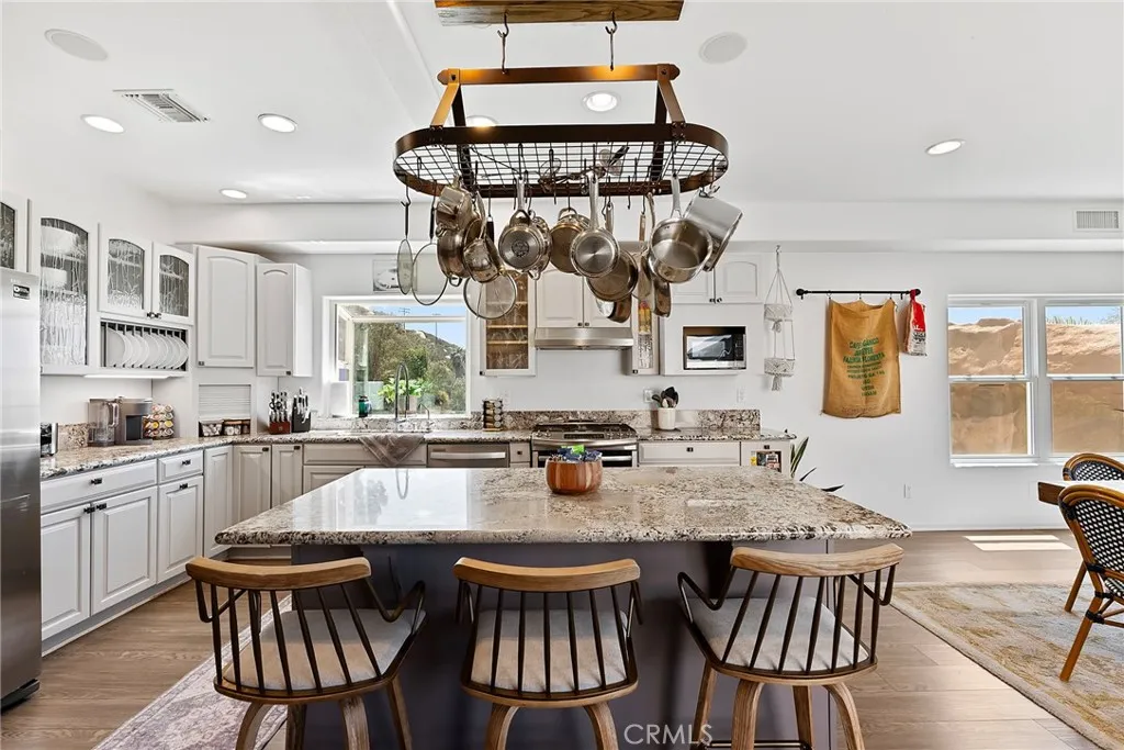https://cdn.realtyfeed.com/cdn/127/306426586/58f74573e6cfc7110a05710d485d6d33.webp