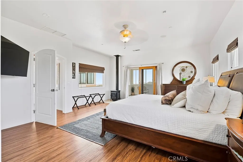 https://cdn.realtyfeed.com/cdn/127/306426586/67d63f6590c8669088e6cca3c6f14f76.webp