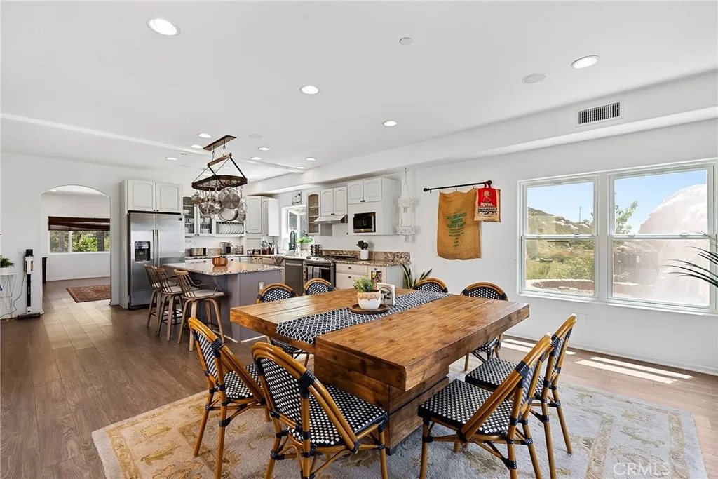 https://cdn.realtyfeed.com/cdn/127/306426586/859144e39864ac99e9ec94444035646c.webp