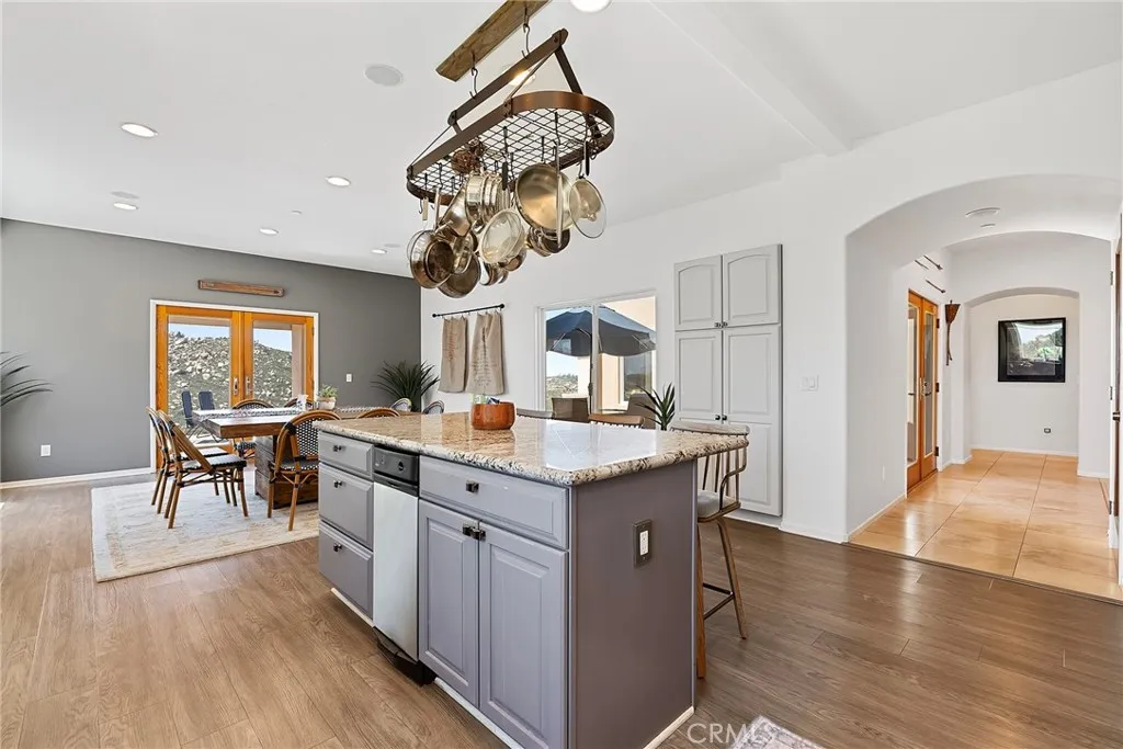 https://cdn.realtyfeed.com/cdn/127/306426586/99383f0cb41fe17a7cec441584d60e7e.webp