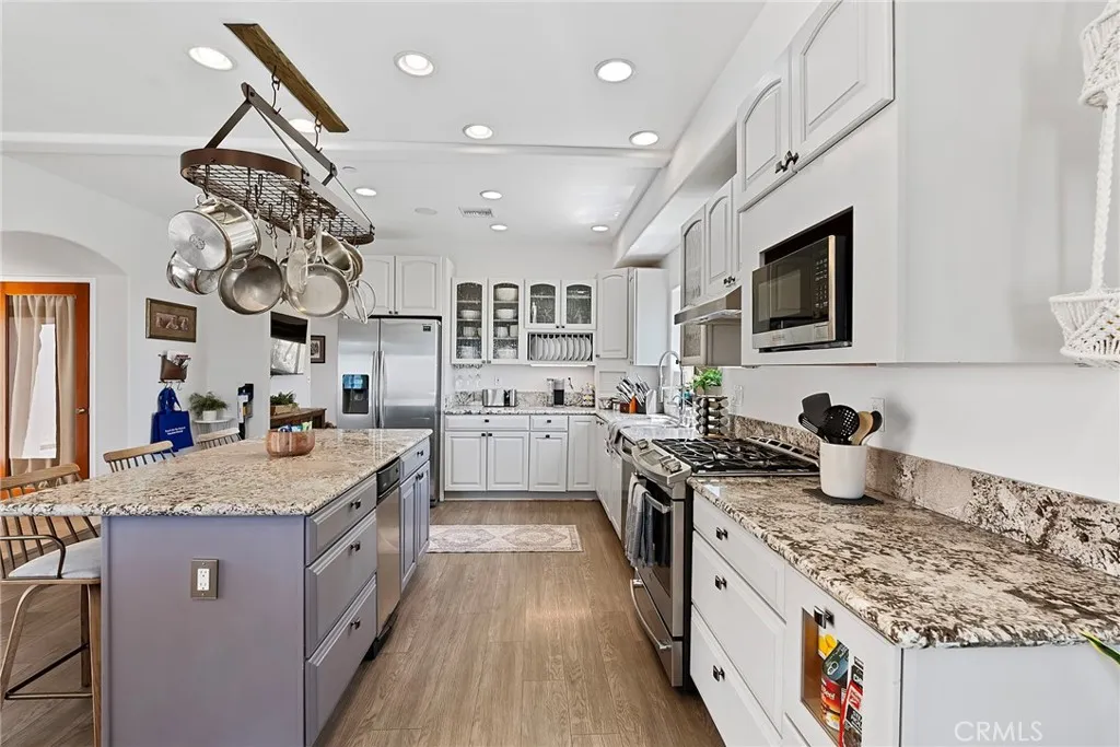 https://cdn.realtyfeed.com/cdn/127/306426586/b79c36f3542651ebe33caeacaff5fa0a.webp