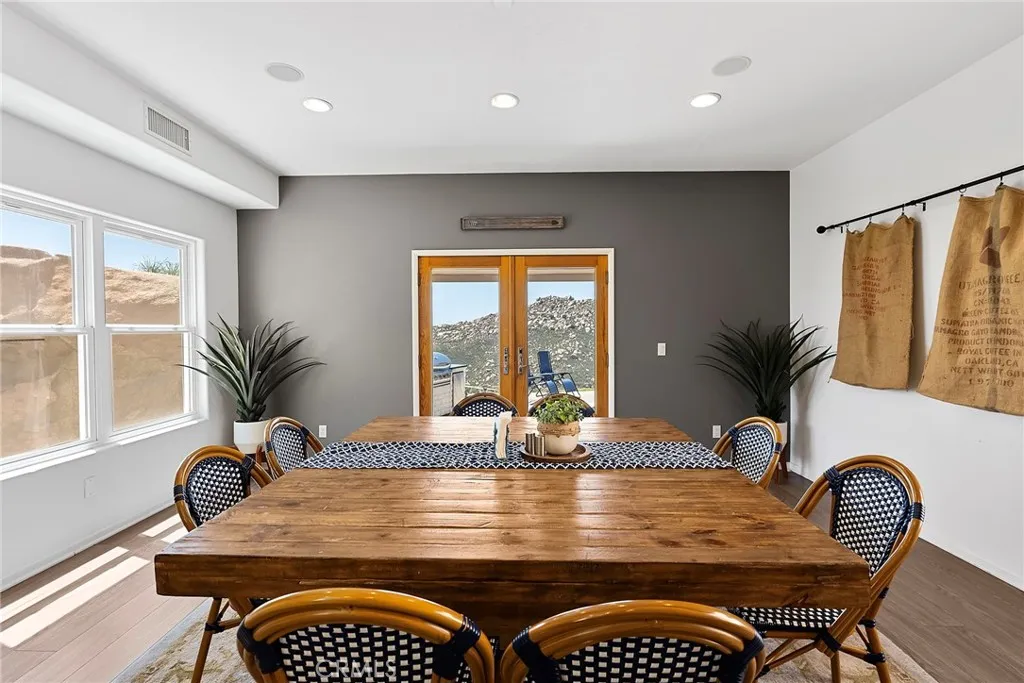 https://cdn.realtyfeed.com/cdn/127/306426586/ed9903ebdfe8731c48e0ec05418e1d04.webp