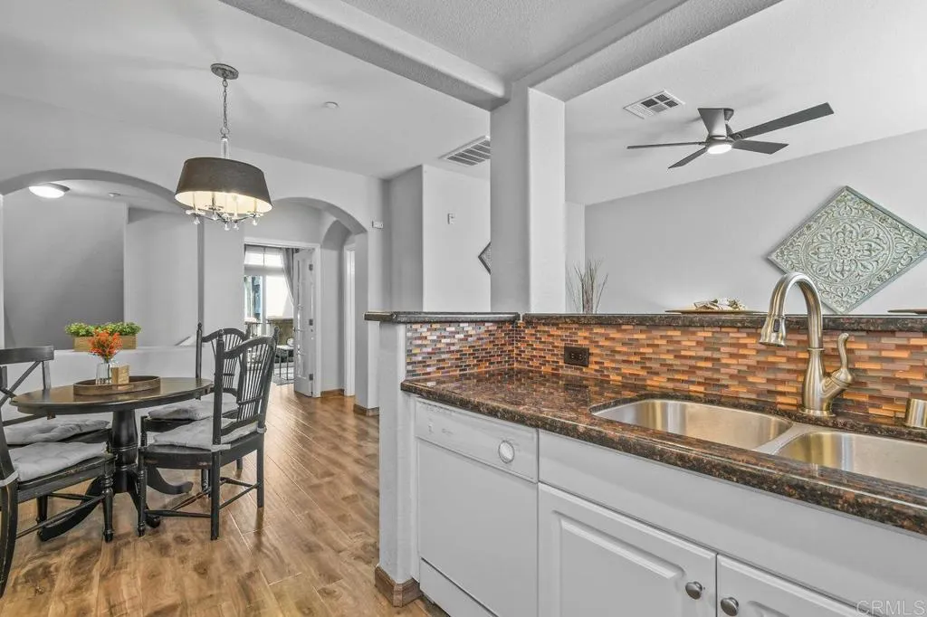 https://cdn.realtyfeed.com/cdn/127/306426590/1c5275cbe0a5b14326e797deb9da608d.webp