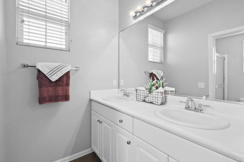 https://cdn.realtyfeed.com/cdn/127/306426590/1f12567739b8c5d6e6323c642343b43b.webp