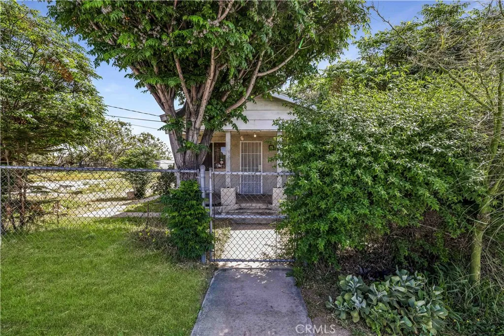 9967 Cedar Avenue, Bloomington, Ca 92316 - Photo 4 of 8, Bloomington, CA