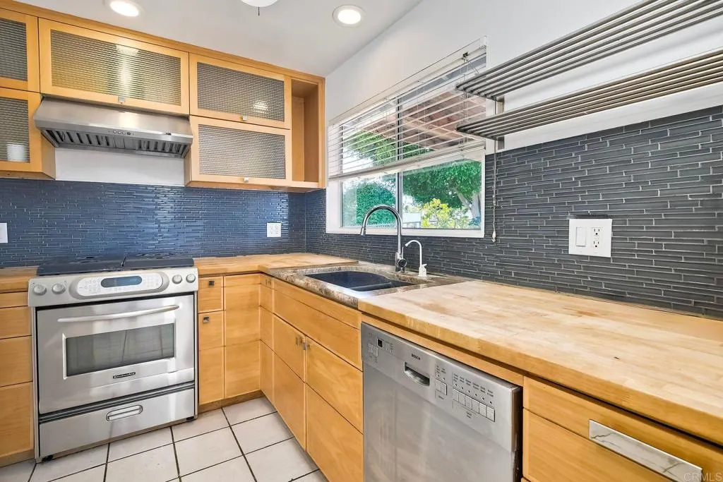 https://cdn.realtyfeed.com/cdn/127/306426871/3f4c2659c0a39e820d520e5e28981261.webp