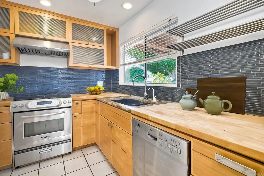 https://cdn.realtyfeed.com/cdn/127/306426871/4074b0e31f1b3d162ce893f9f4651d92.webp