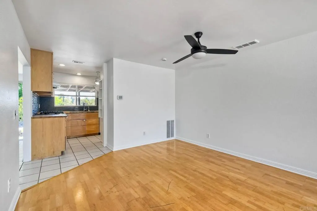 https://cdn.realtyfeed.com/cdn/127/306426871/d6cf0e7813873a03d7930503e33dfcad.webp