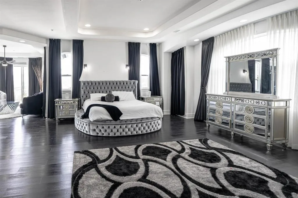 https://cdn.realtyfeed.com/cdn/127/306426936/038de903380c6329f6faf54ffe2d57b1.webp