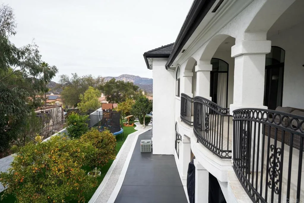 https://cdn.realtyfeed.com/cdn/127/306426936/07b12ee4984f25df8fecaf174499d425.webp
