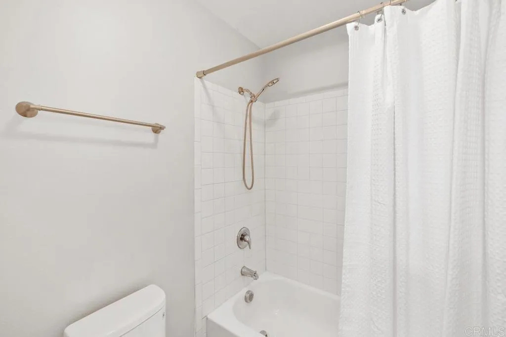 https://cdn.realtyfeed.com/cdn/127/306427237/2fc02687db49279e0d55efee92b7671c.webp