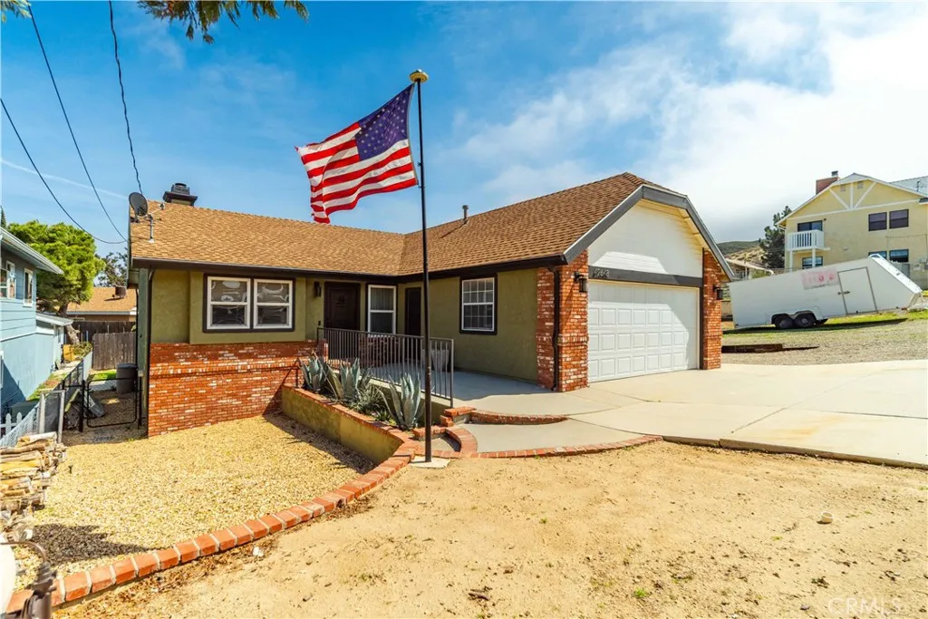 42648 Pinecliff Street, Lake Elizabeth, Ca 93532