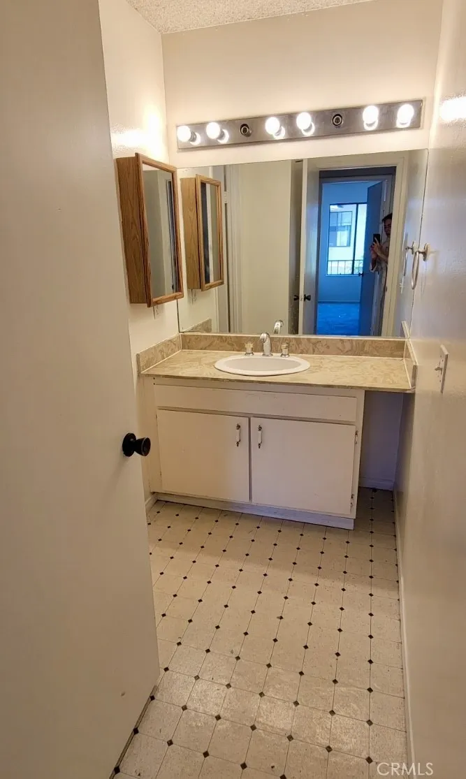 Photo #2: SW25095184 Listing: Photo #2